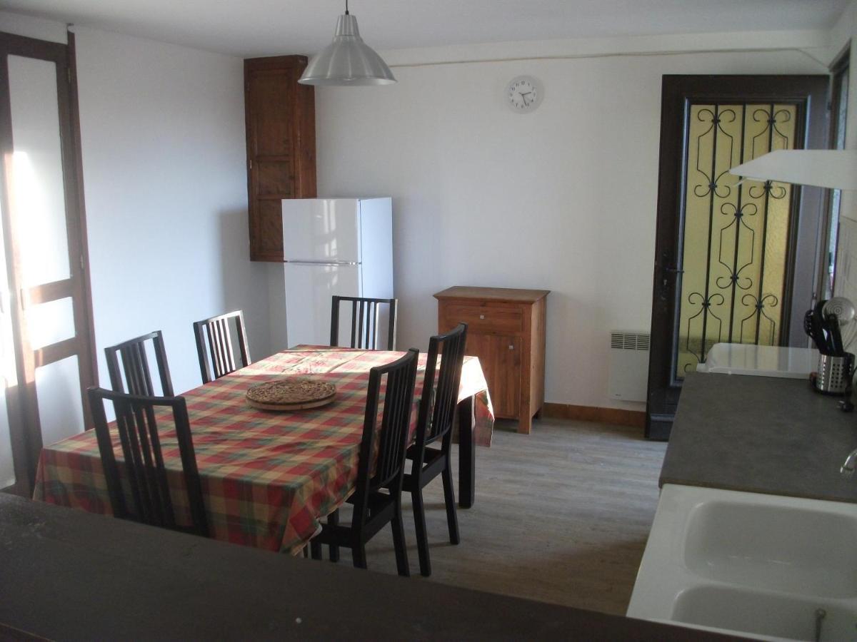 Gite Les Chaumeix Prondines Room photo